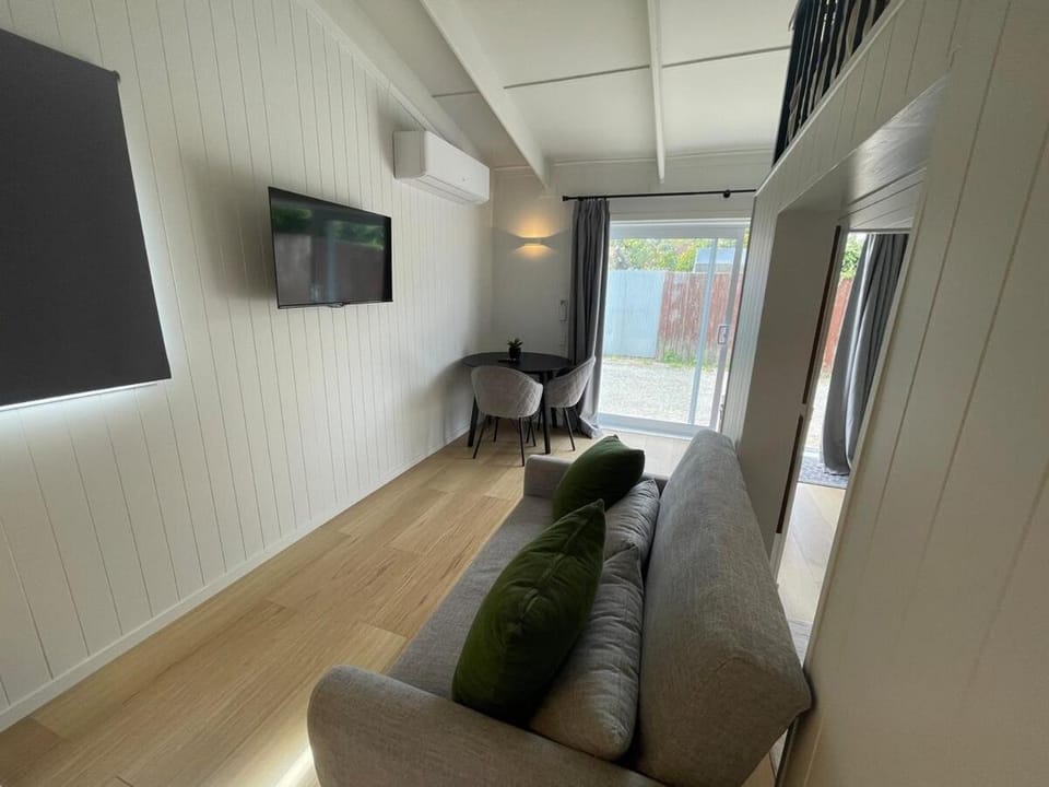 Cozy Studio Near UC & Christchurch Airport Apartment in Christchurch