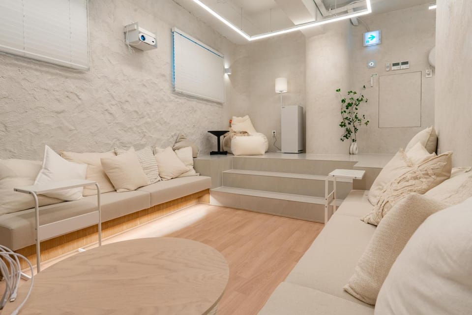 Jongno Stay-30 Sec to Metro,1 Min to Gwangjang Market Hostel in Seoul