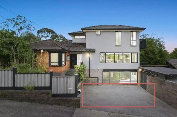 Modern 4BR Home in the Heart of Glen Waverley House in Glen Waverley