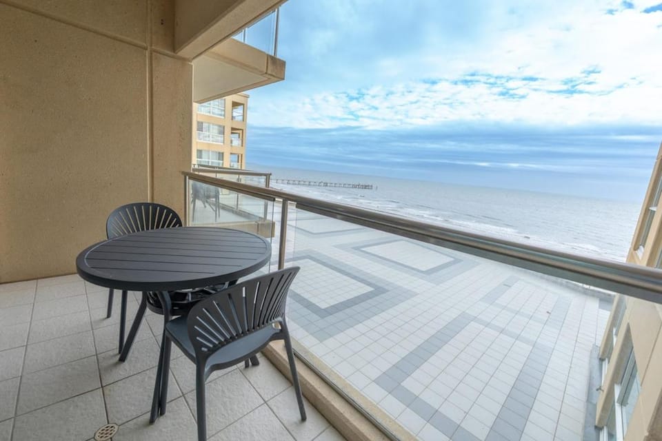 One Bedroom Beachside in Glenelg Apartment in Adelaide