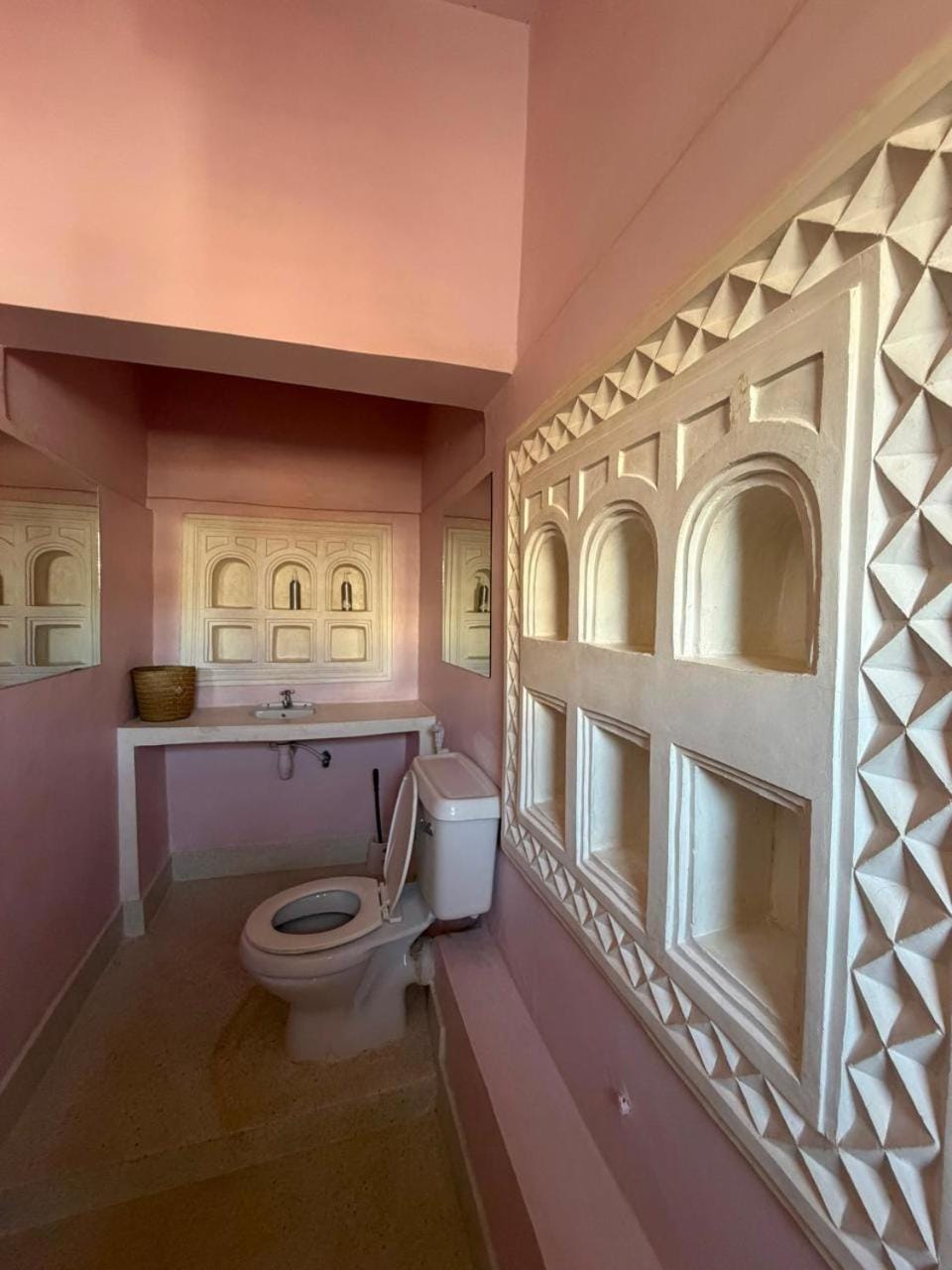 Pink House Apartment in Lamu