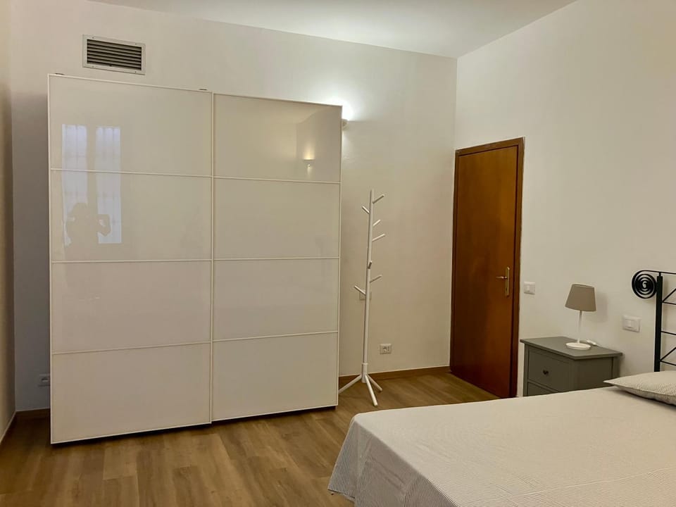Bedroom, wardrobe