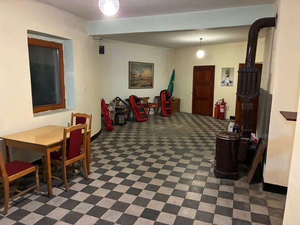 хижа Тинтява Hostel in Sofia