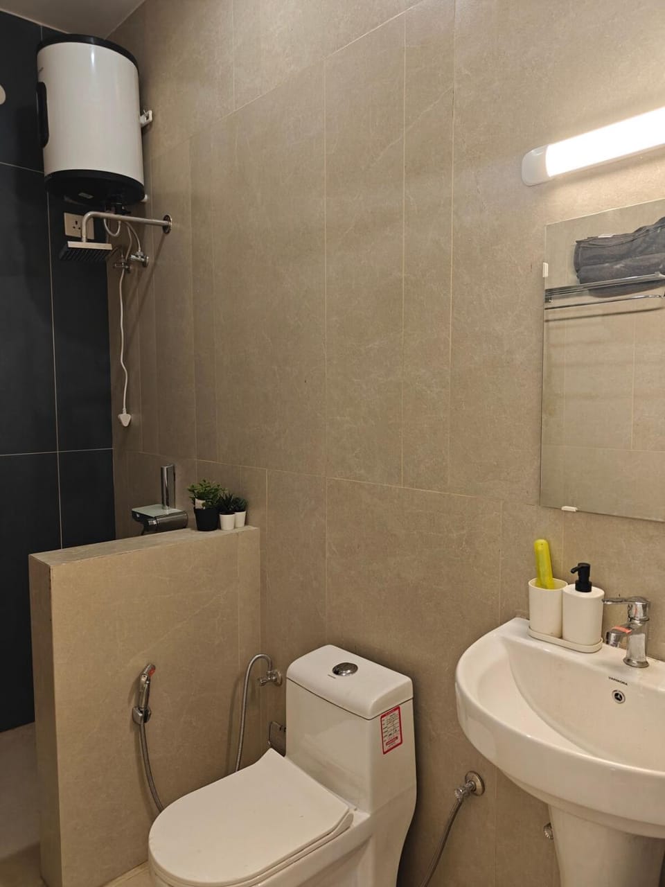 Panoramic Suite with Mountain Views Apartment in Dehradun