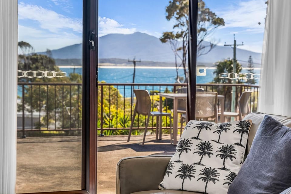 Bermagui Beach Apartment - Corunna Street 1 U2 Apartment in Bermagui