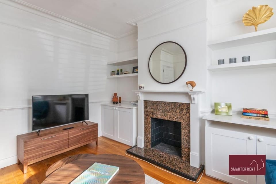 Kingston On Thames Pets Welcome Garden 3Bed House in Kingston upon Thames