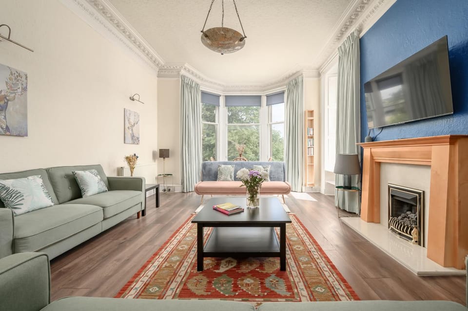 Communal lounge/ TV room, Living room