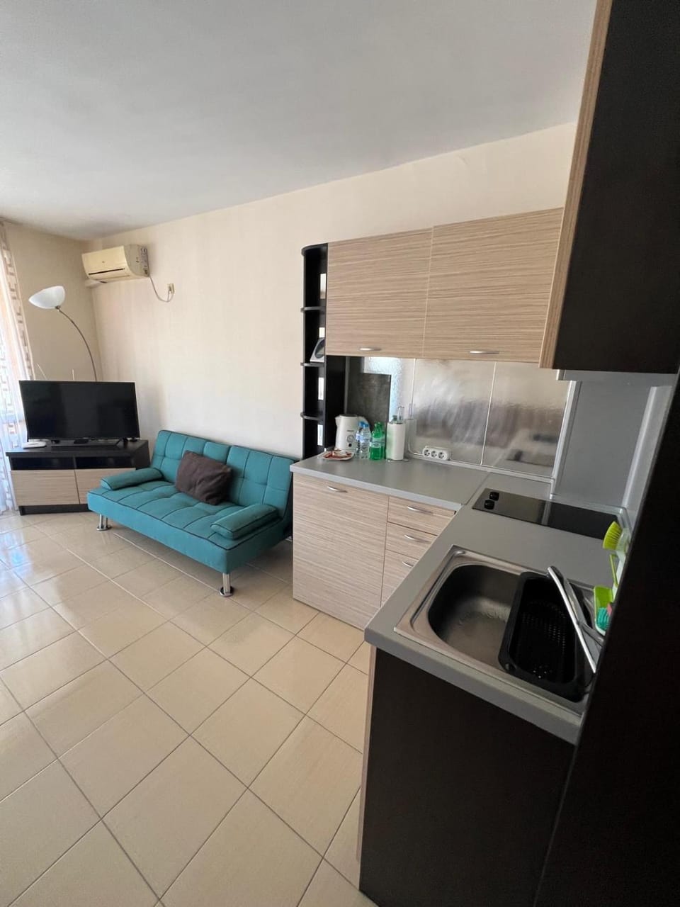 Kitchen or kitchenette, Living room, Seating area