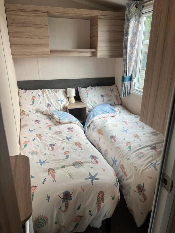 Carmarthen Bay 8 Berth Family Coastal Escape Campground/ 
RV Resort in Ferryside