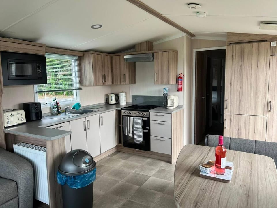 Carmarthen Bay 8 Berth Family Coastal Escape Campground/ 
RV Resort in Ferryside