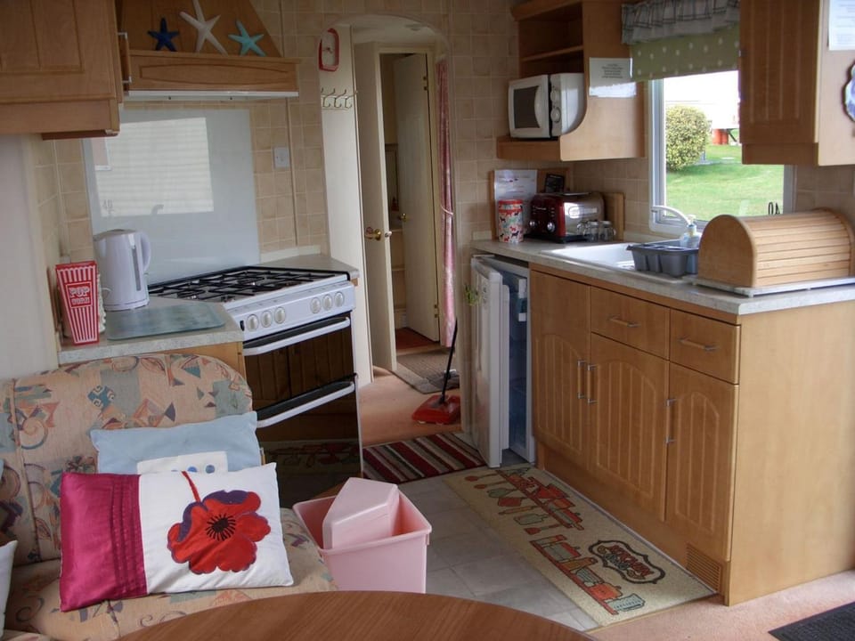 Floor plan, kitchen