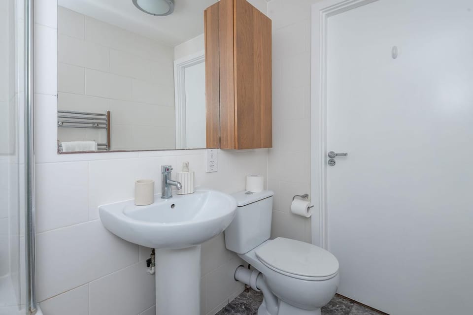 Stylish 1BDR Flat in Wimbledon Apartment in London