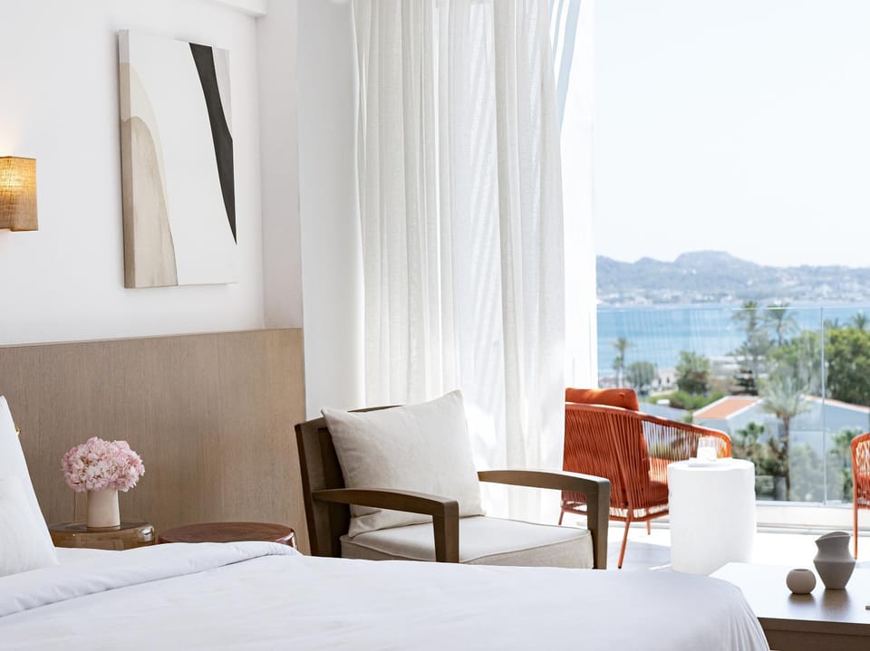 Balcony/Terrace, Bedroom, Lake view