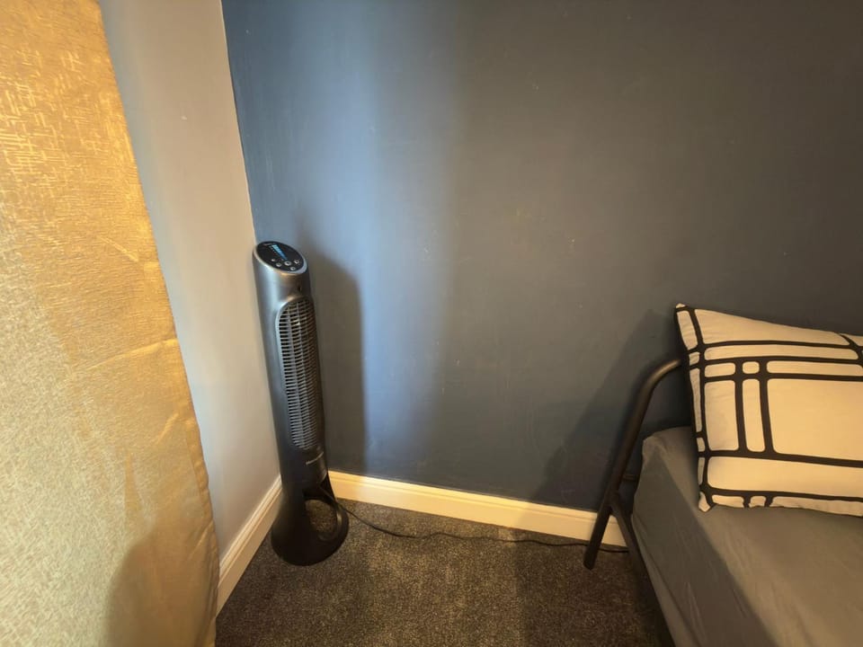 Bed, Bedroom, air conditioner