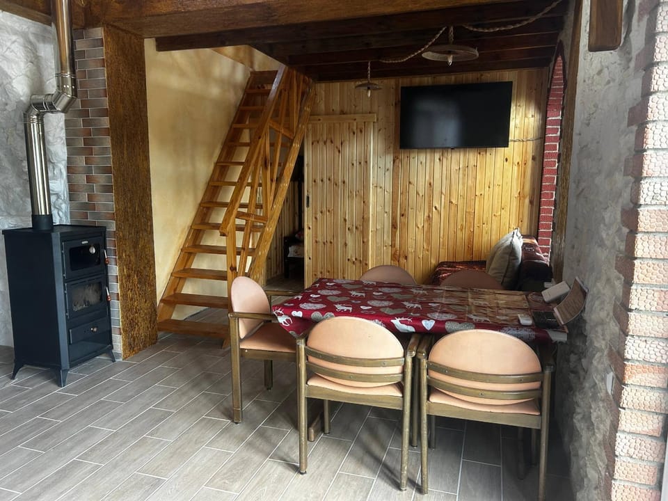 Большое шале в селе Строенцы Chalet in Moldova