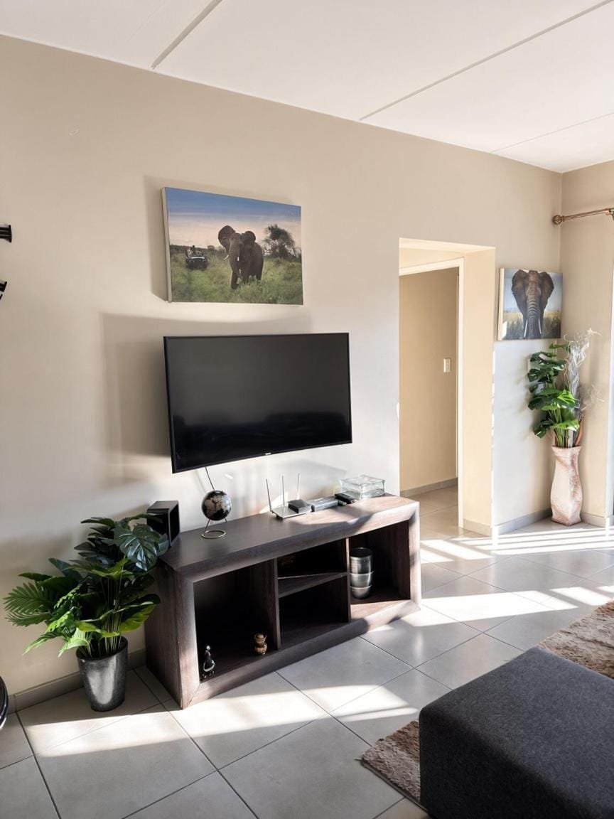 Mall of Africa spot by Beemex Apartment in Sandton