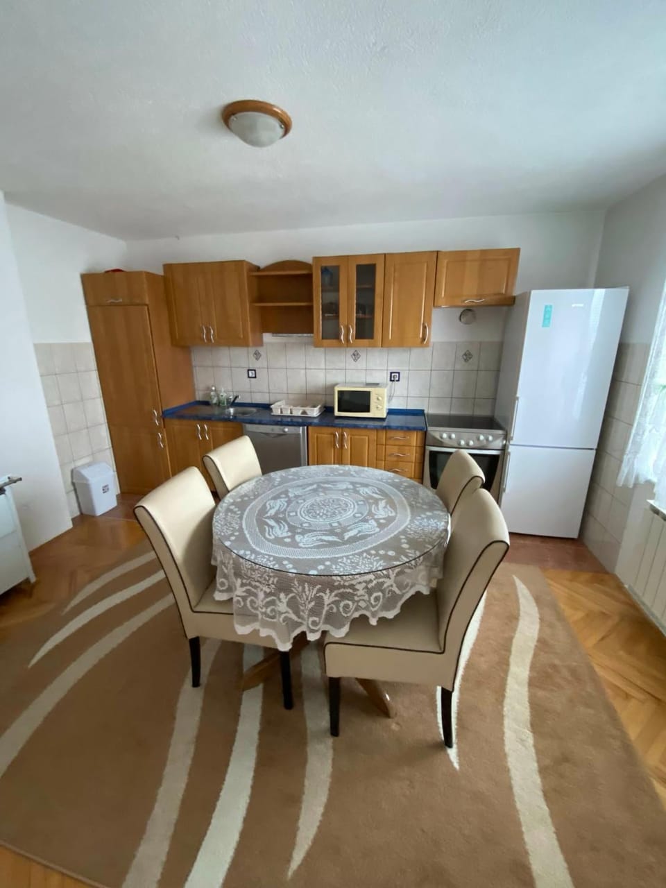 Kitchen or kitchenette, Dining area, dishwasher