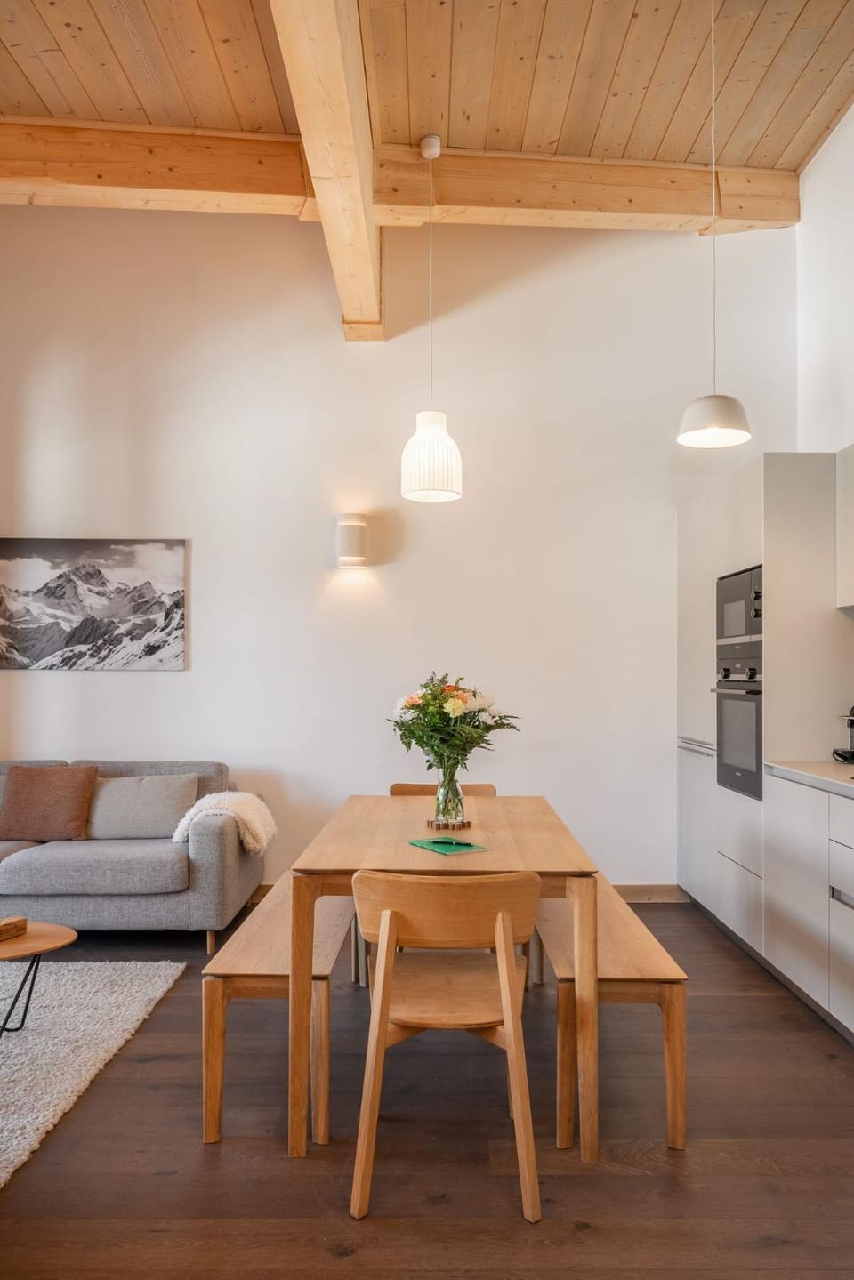 Seating area, Dining area