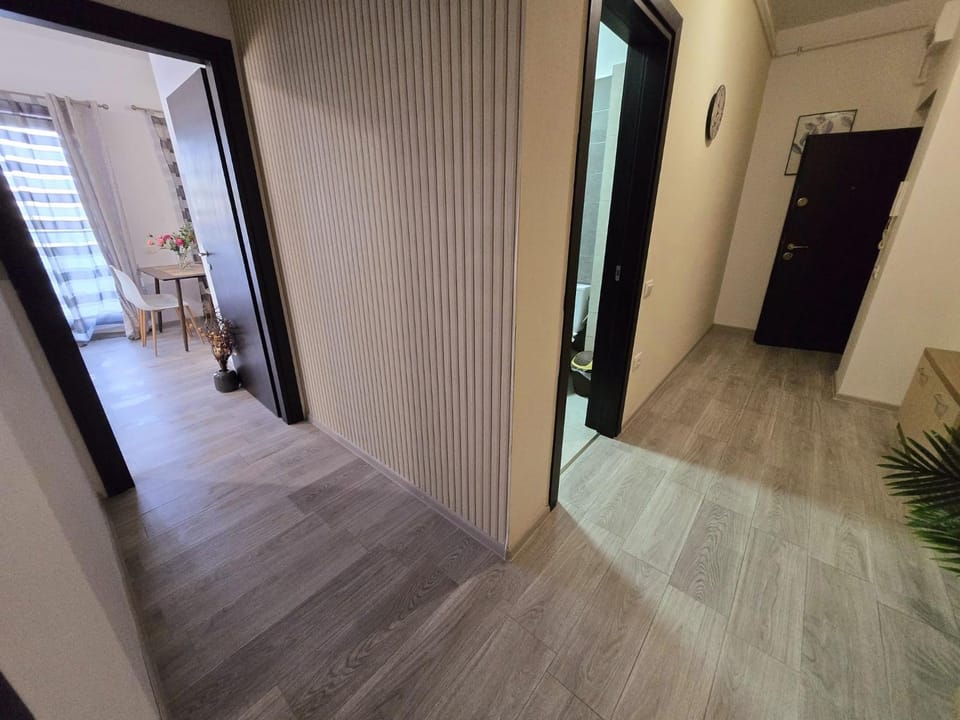 SeaBreeze Large Family Apartment - Prima Linie Private Parking Apartment in Constanța County