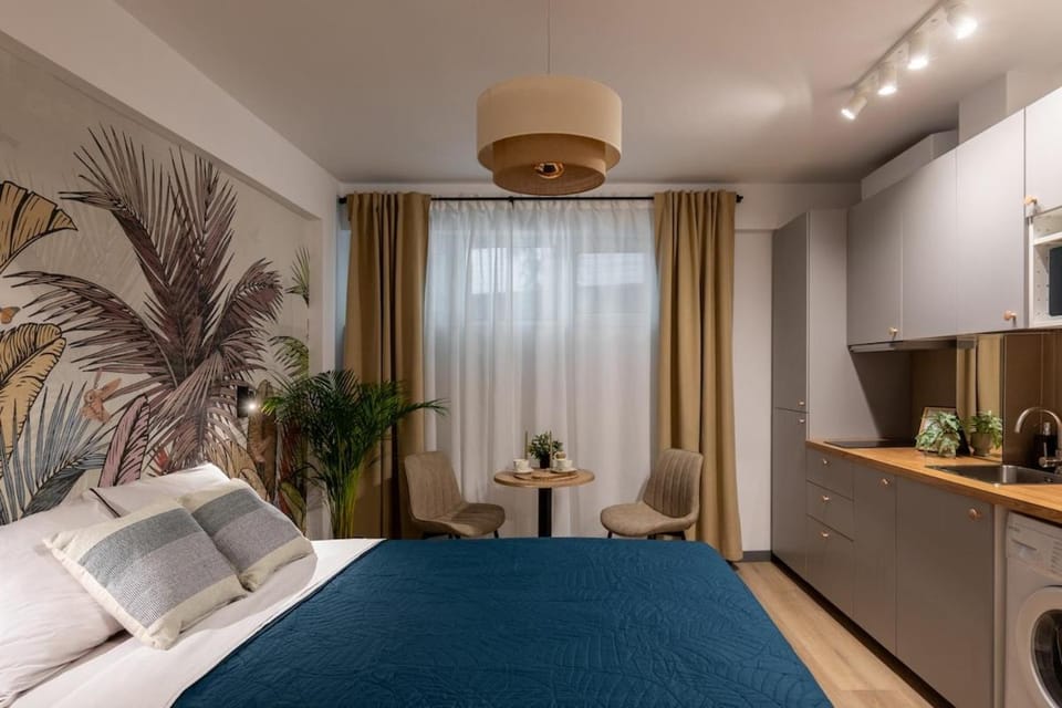 Bed, Kitchen or kitchenette, Photo of the whole room, Bedroom