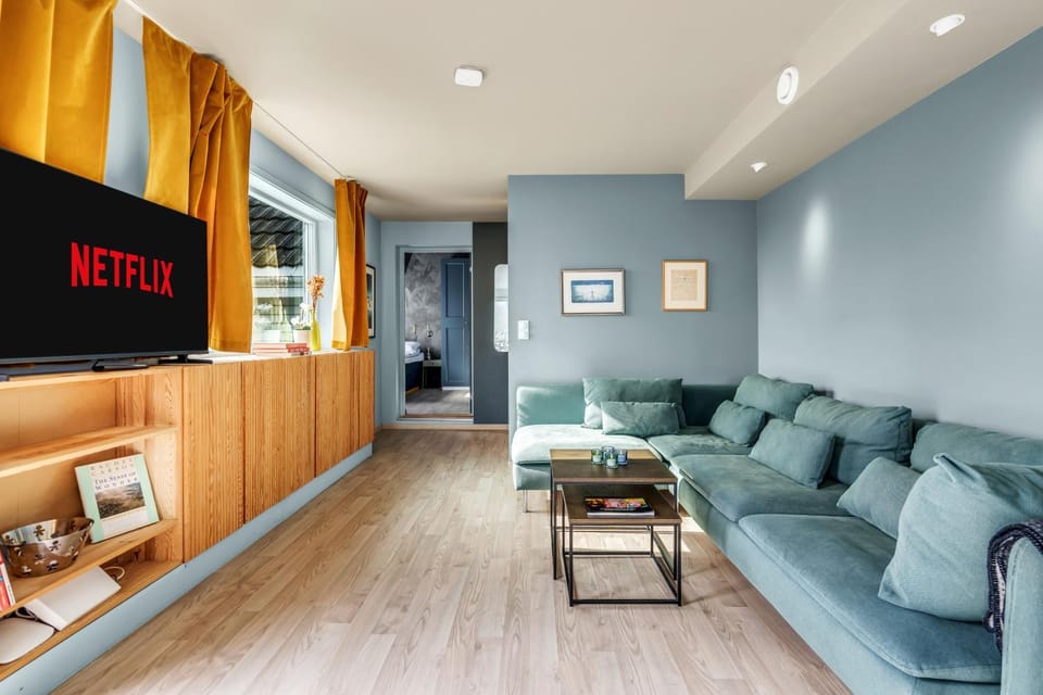 Arctic Heights With Spectacular Sea & Mountain View Apartment in Tromso