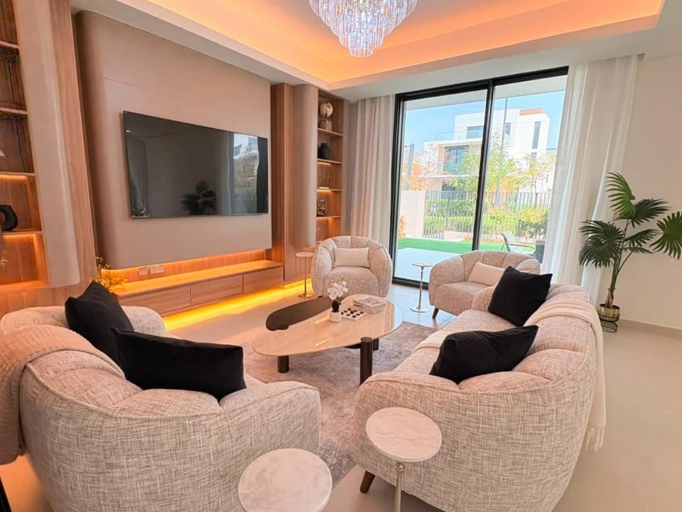 Allsopp and Allsopp - Ellie Saab 2, Arabian Ranches - 5 Bedroom with Maids Room Villa Villa in Dubai