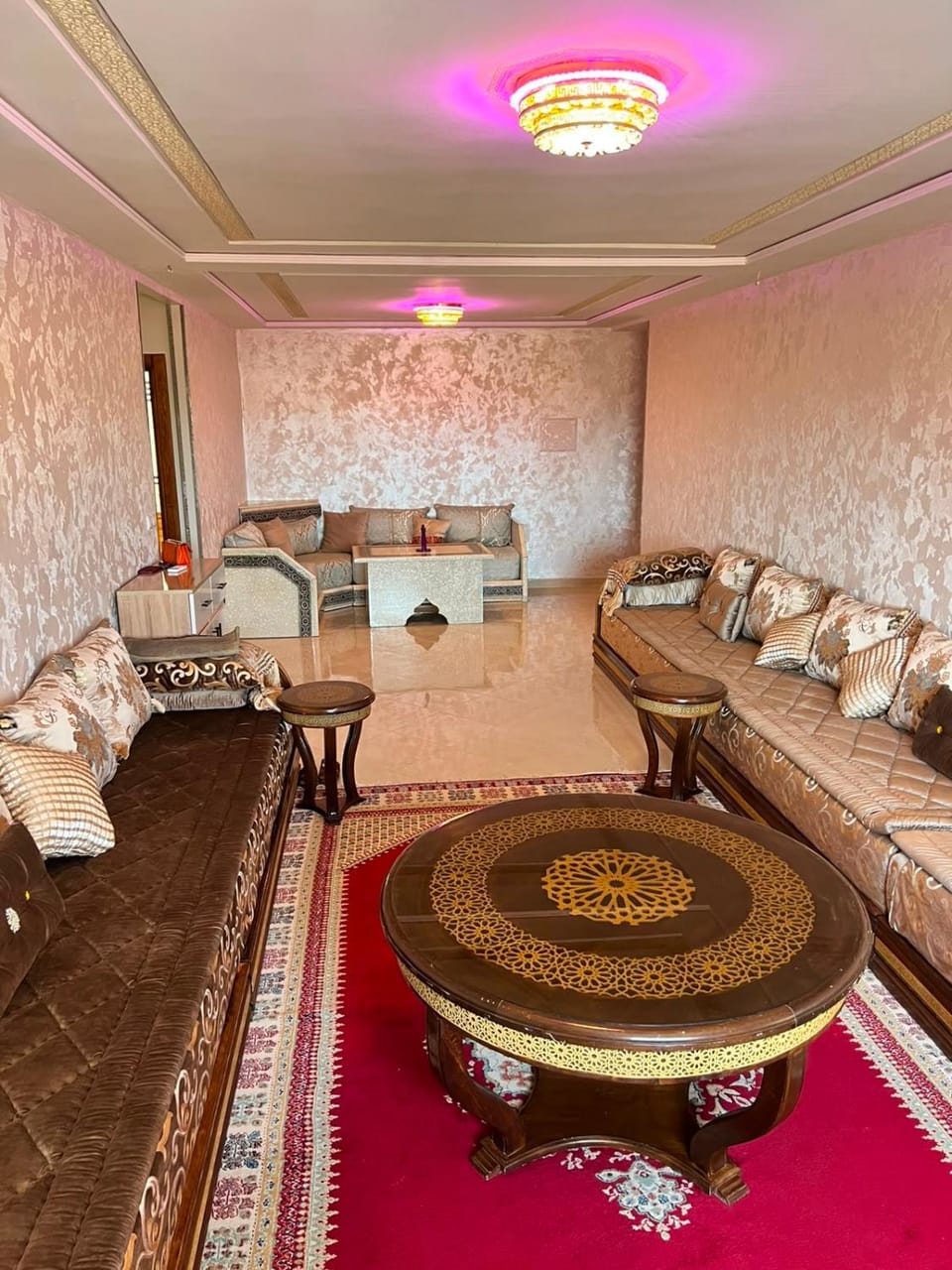 Living room, Seating area