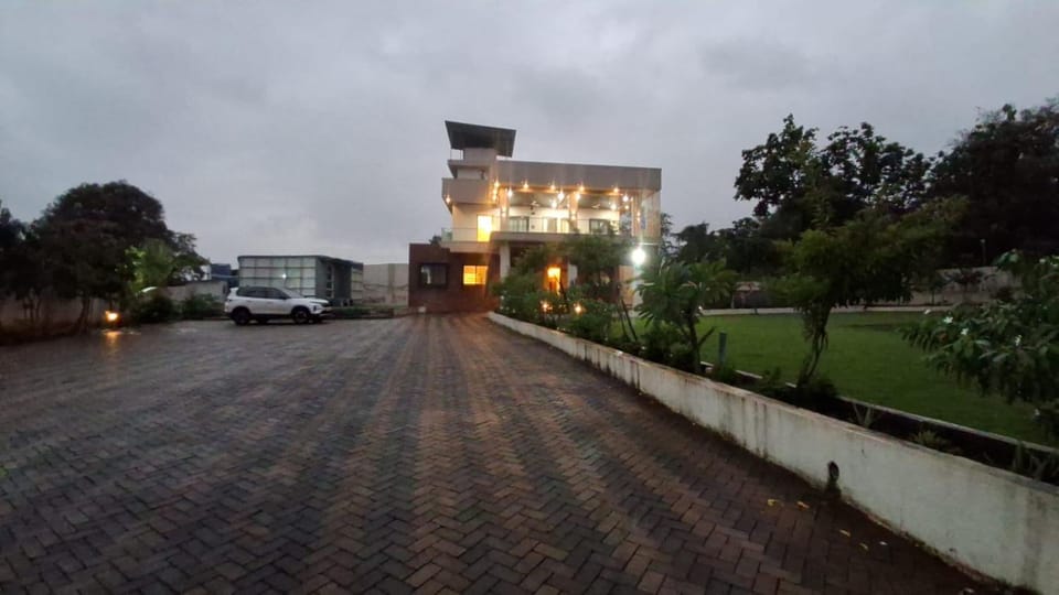 Tiwari Farmhouse - 3k per guest Villa in Maharashtra