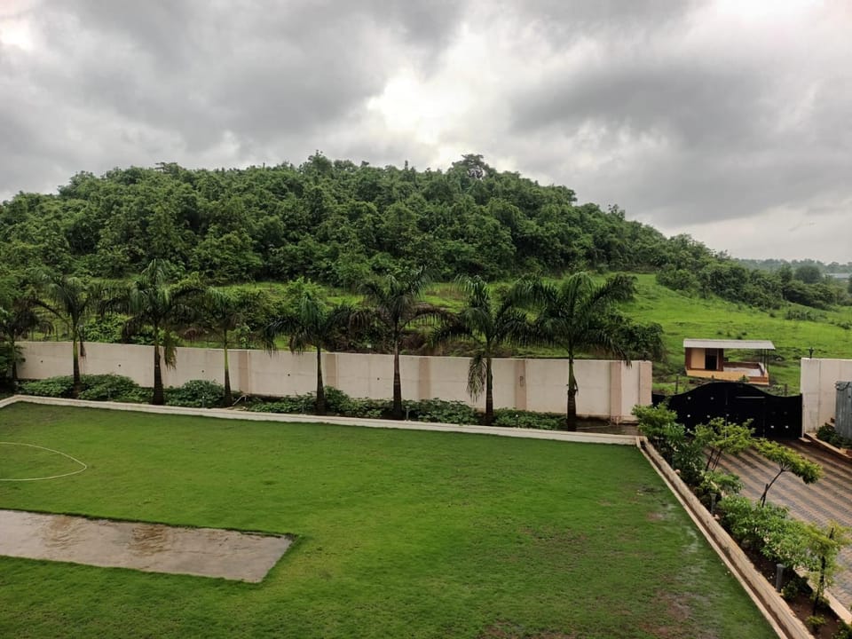Tiwari Farmhouse - 3k per guest Villa in Maharashtra