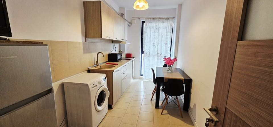 Superb Large Family Studio - Prima Linie la Mare with Parking Apartment in Constanța County