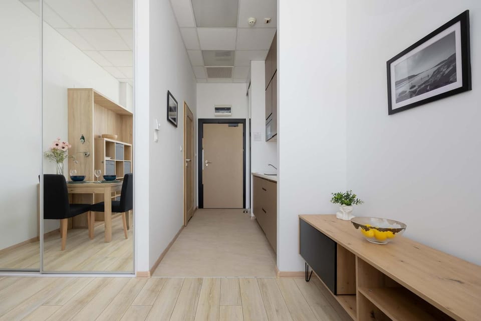 TV and multimedia, Kitchen or kitchenette, Seating area, wardrobe