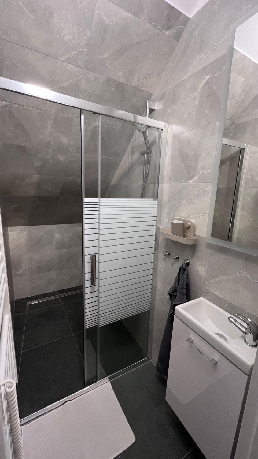 Shower, Bathroom