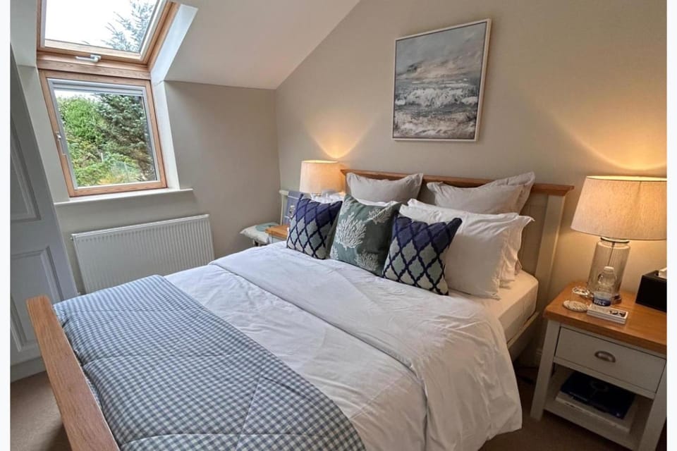 Waterville Village Retreat - Sleeps 6 - Wood Stove House in County Kerry