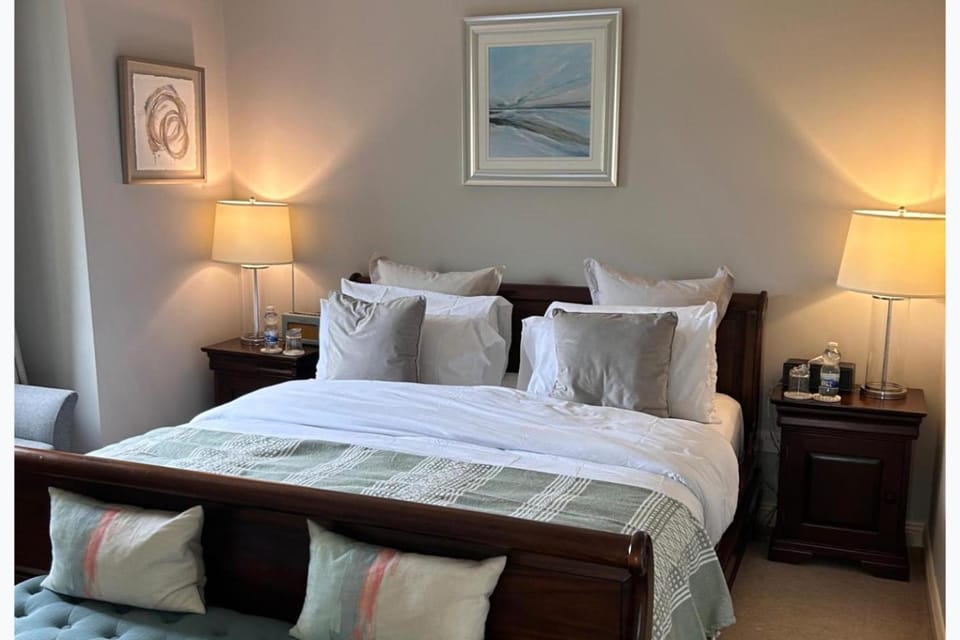 Waterville Village Retreat - Sleeps 6 - Wood Stove House in County Kerry