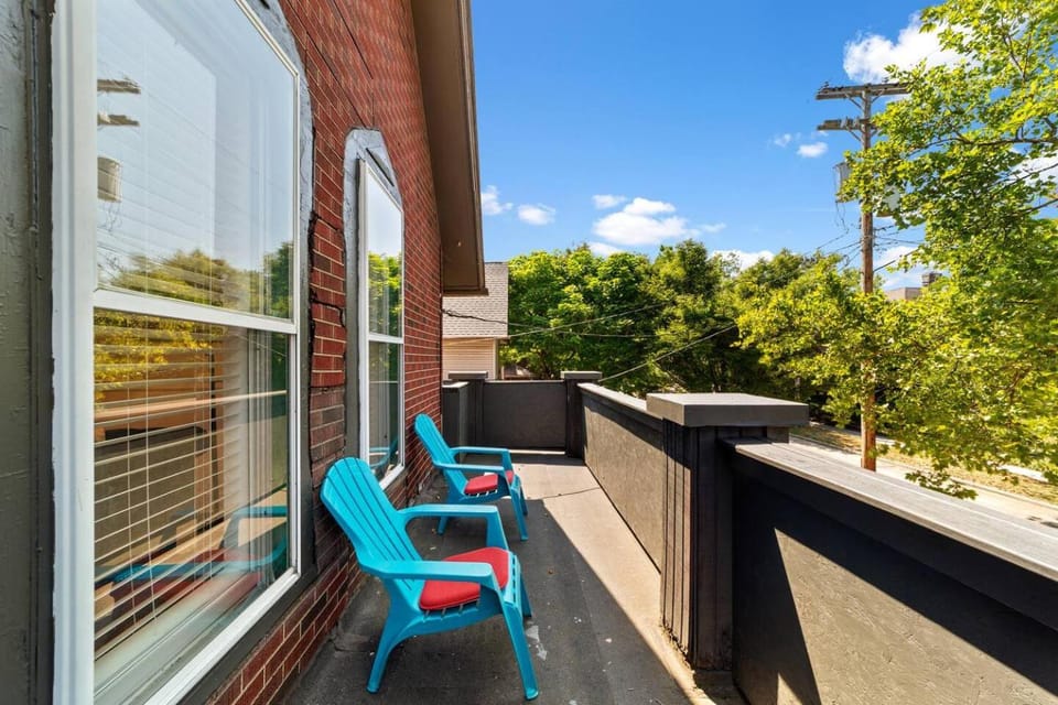 Spacious 2BR in Ohio City Free Parking Apartment in Ohio City