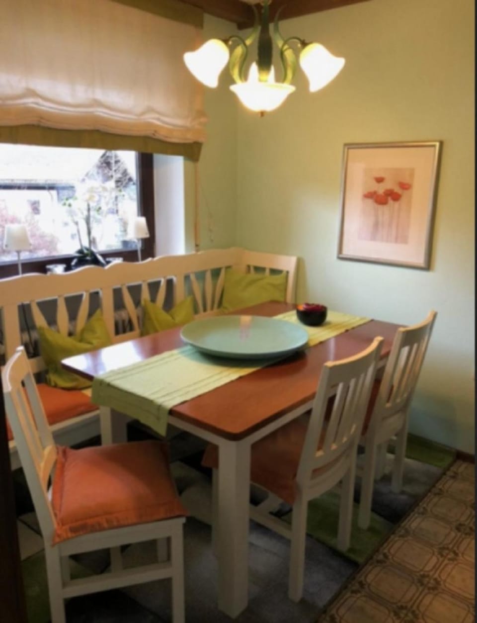 Seating area, Dining area