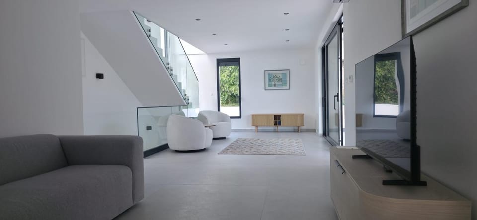 Living room, Photo of the whole room, Seating area