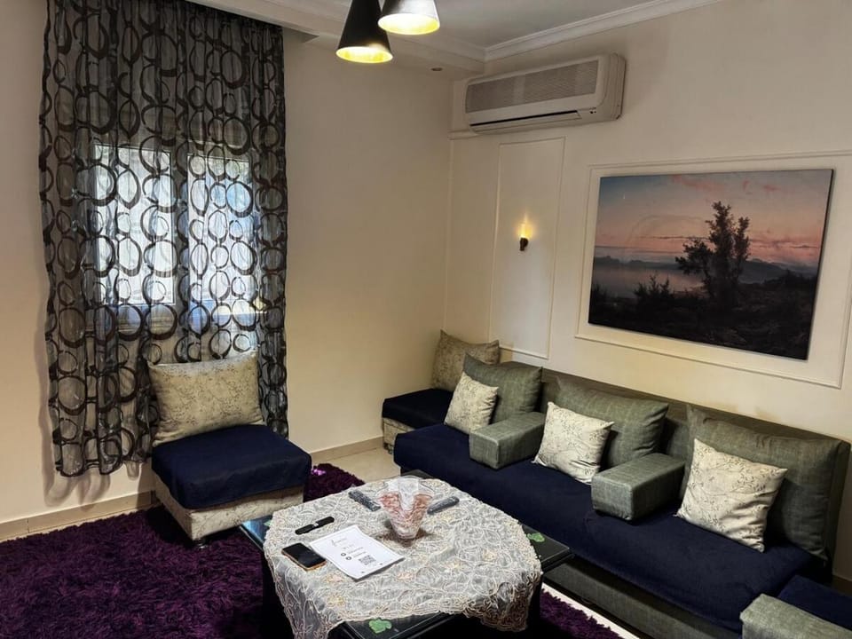 Living room, Seating area, air conditioner