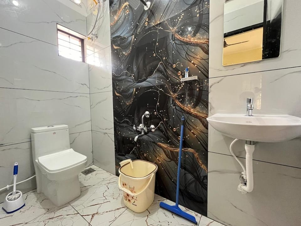 Shower, Toilet, Bathroom