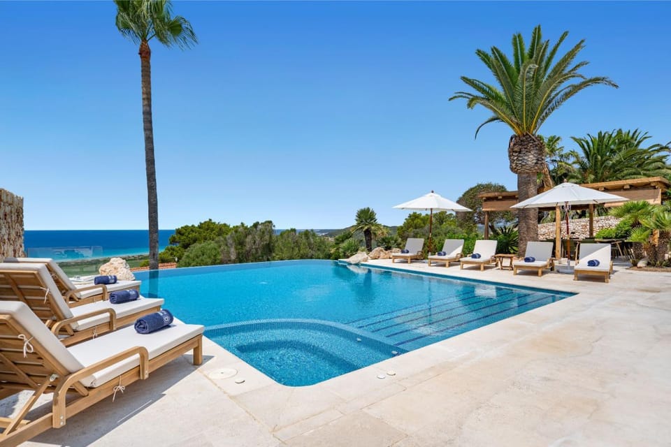 Pool view, Sea view
