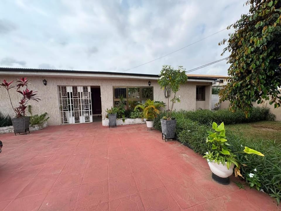 Suhi-Ye Guest Lodge Bed and Breakfast in Accra