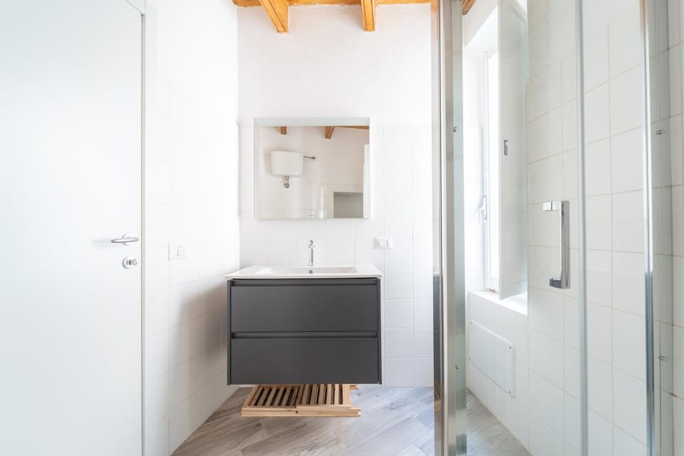 Shower, Bathroom, towels