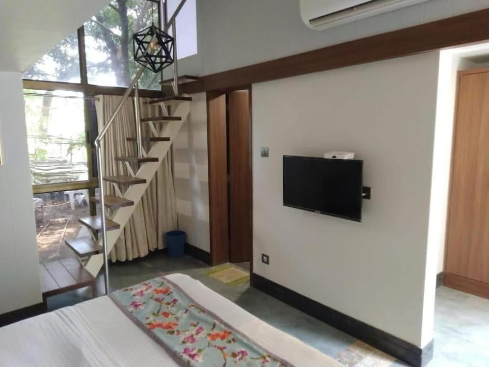 Communal lounge/ TV room, Bedroom