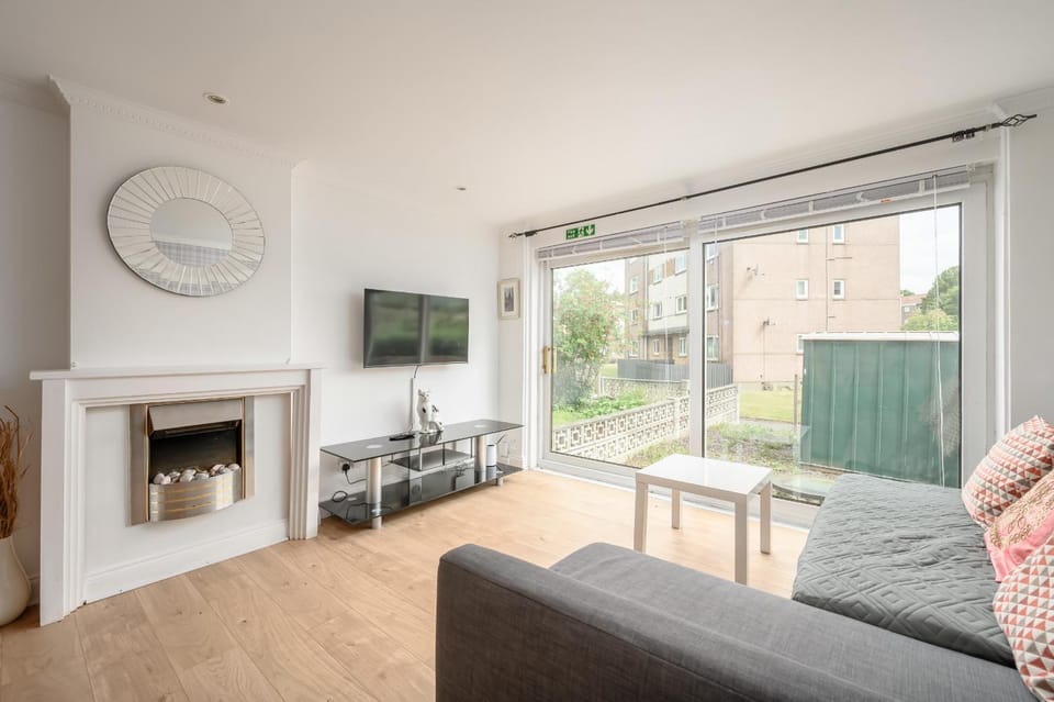 Communal lounge/ TV room, Living room