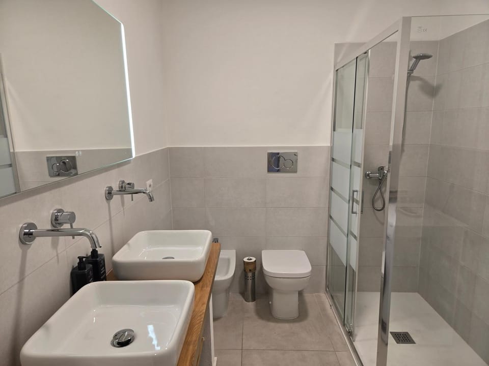 Bathroom, Living room