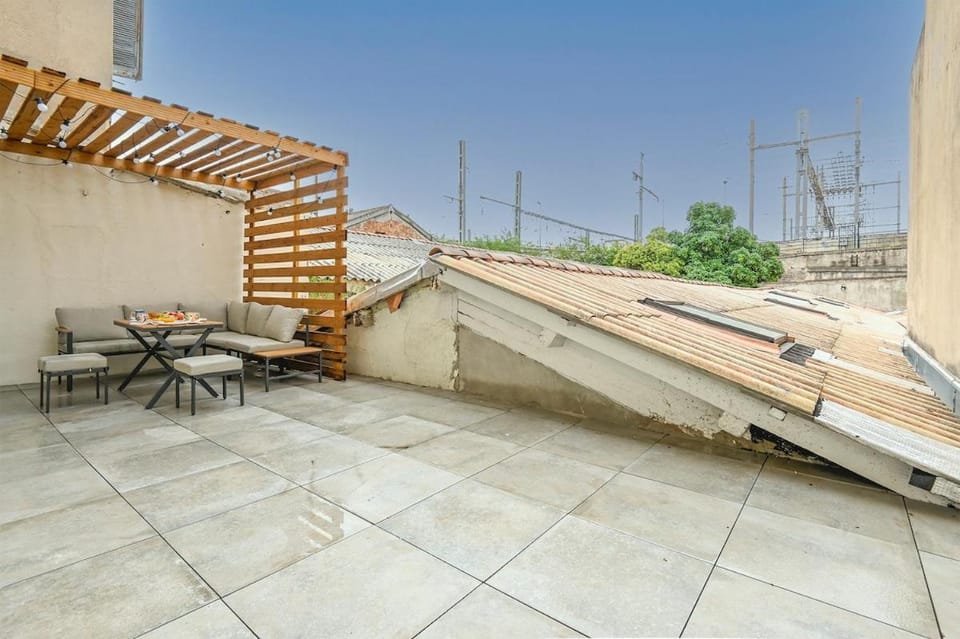 Apartment for 4 people with Big terrace near Gare Saint-Charles Apartment in Marseille