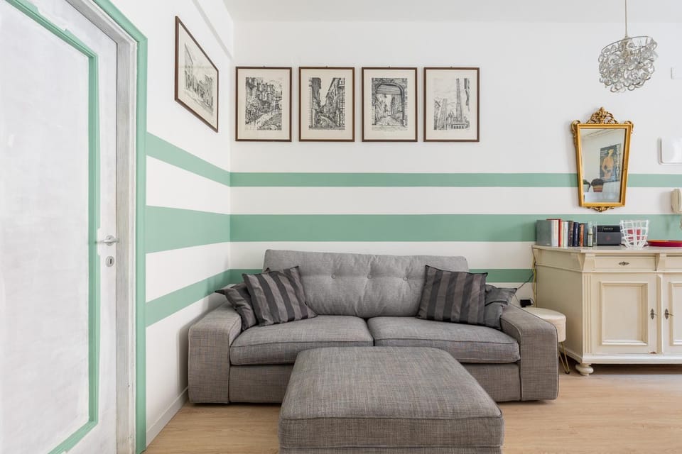 Communal lounge/ TV room, Living room