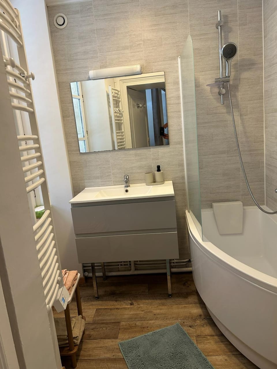 Bathroom, Bath