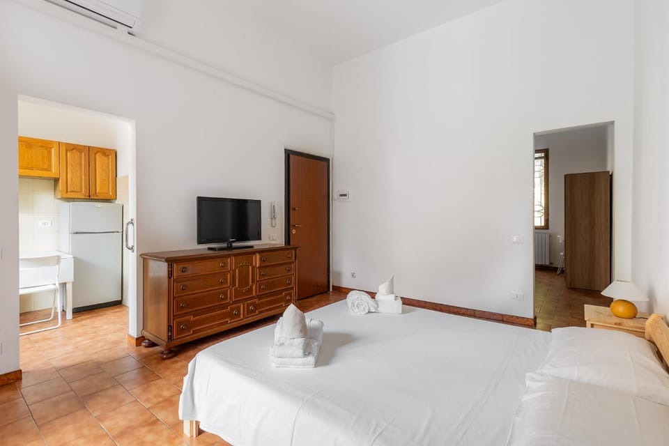 Bed, TV and multimedia