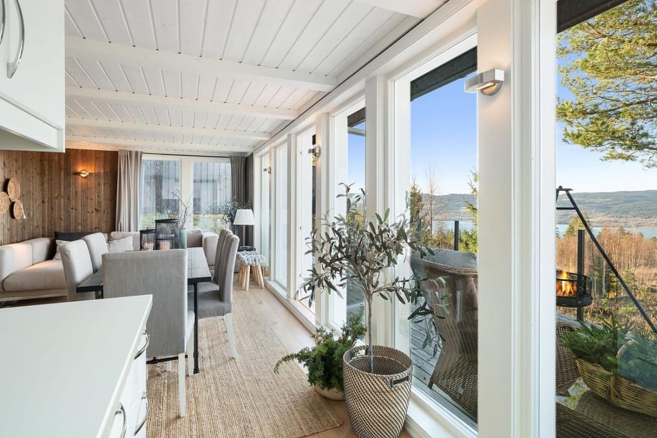 Huldrestua · Mjøsa-utsikt · Vestvendt · 30 min OSL Bed and Breakfast in Viken, Norway